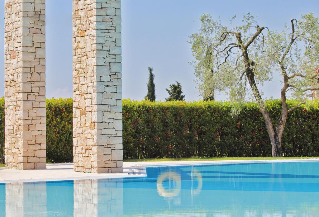 Residence "Borgo Le Torri" Toscolano Maderno Exterior photo